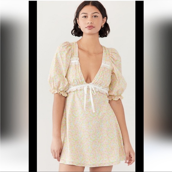 For Love And Lemons Dresses & Skirts - For Love and Lemons Dani Dress Size Med
Neck Floral Mini